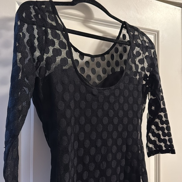 Lace Guess Top - Picture 6 of 7